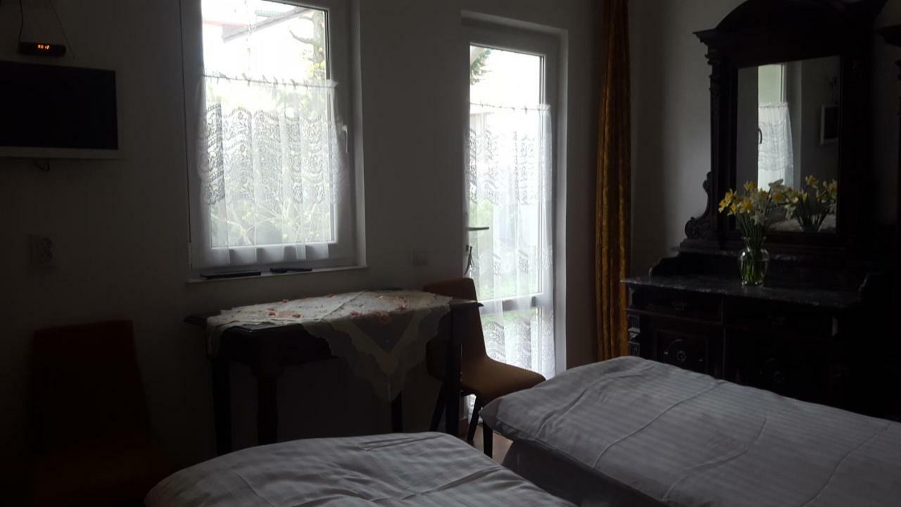 Room In An Old House Truskavets Bagian luar foto