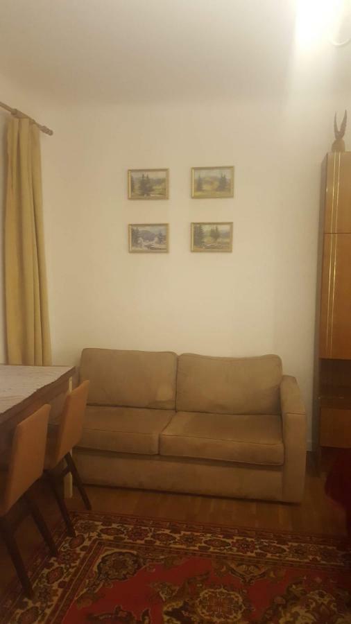 Room In An Old House Truskavets Bagian luar foto